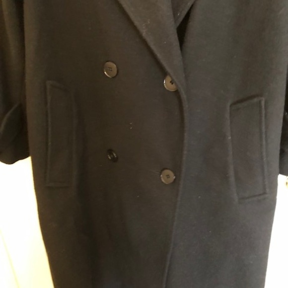 Woman’s Long Wool Coat – Vintage – Preowned - Picture 3 of 8